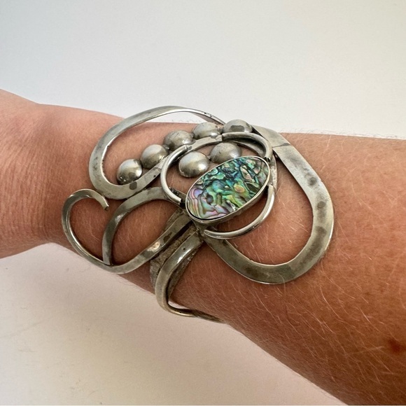 Vintage Abalone Shell Bracelet Artisan Freeform Silver Large Cuff MCM Modernist - Picture 13 of 16
